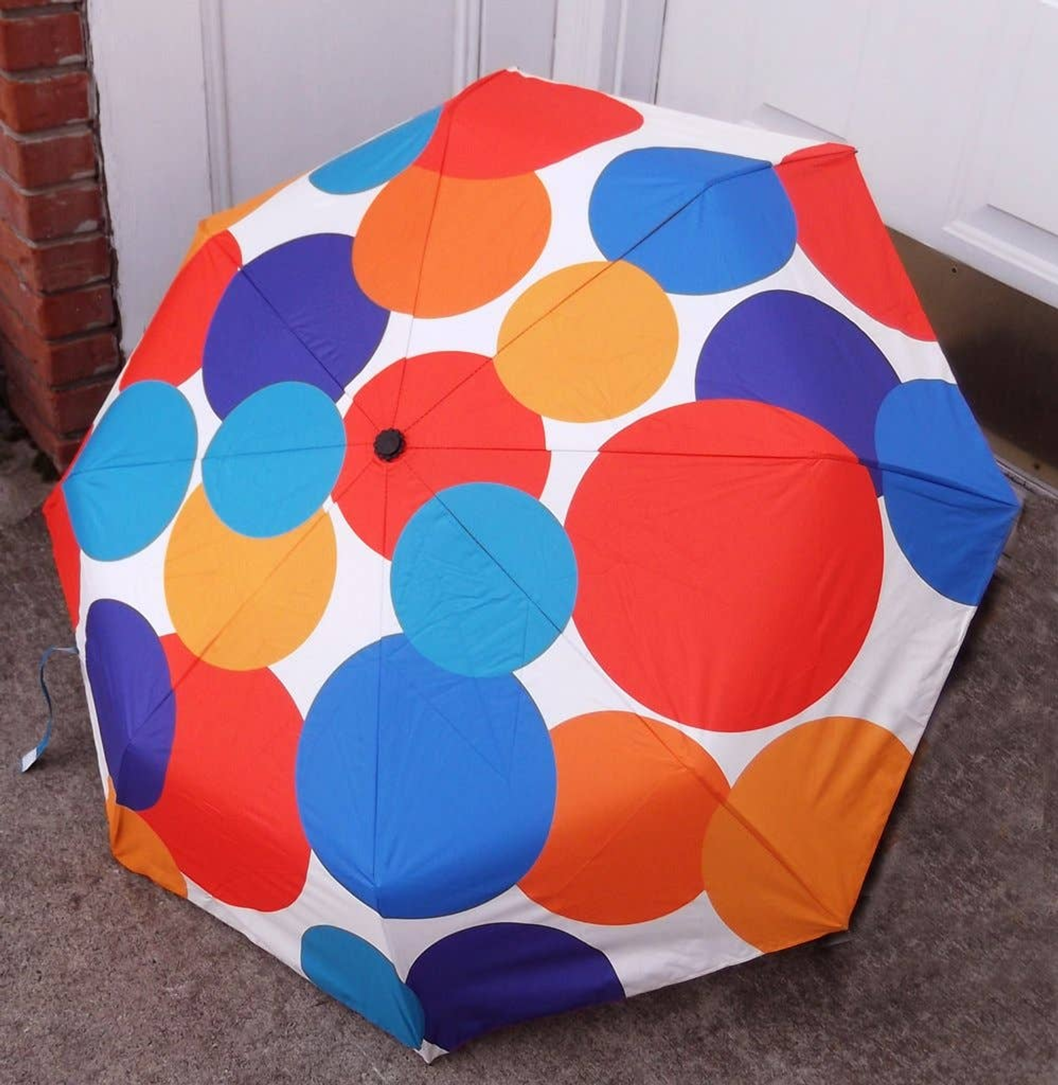 Compact Umbrella Auto Open & Close Waterproof Pongee Material 13 Inch Multicolor Polka Dot Design Strong Steel Frame Non Slip Handle