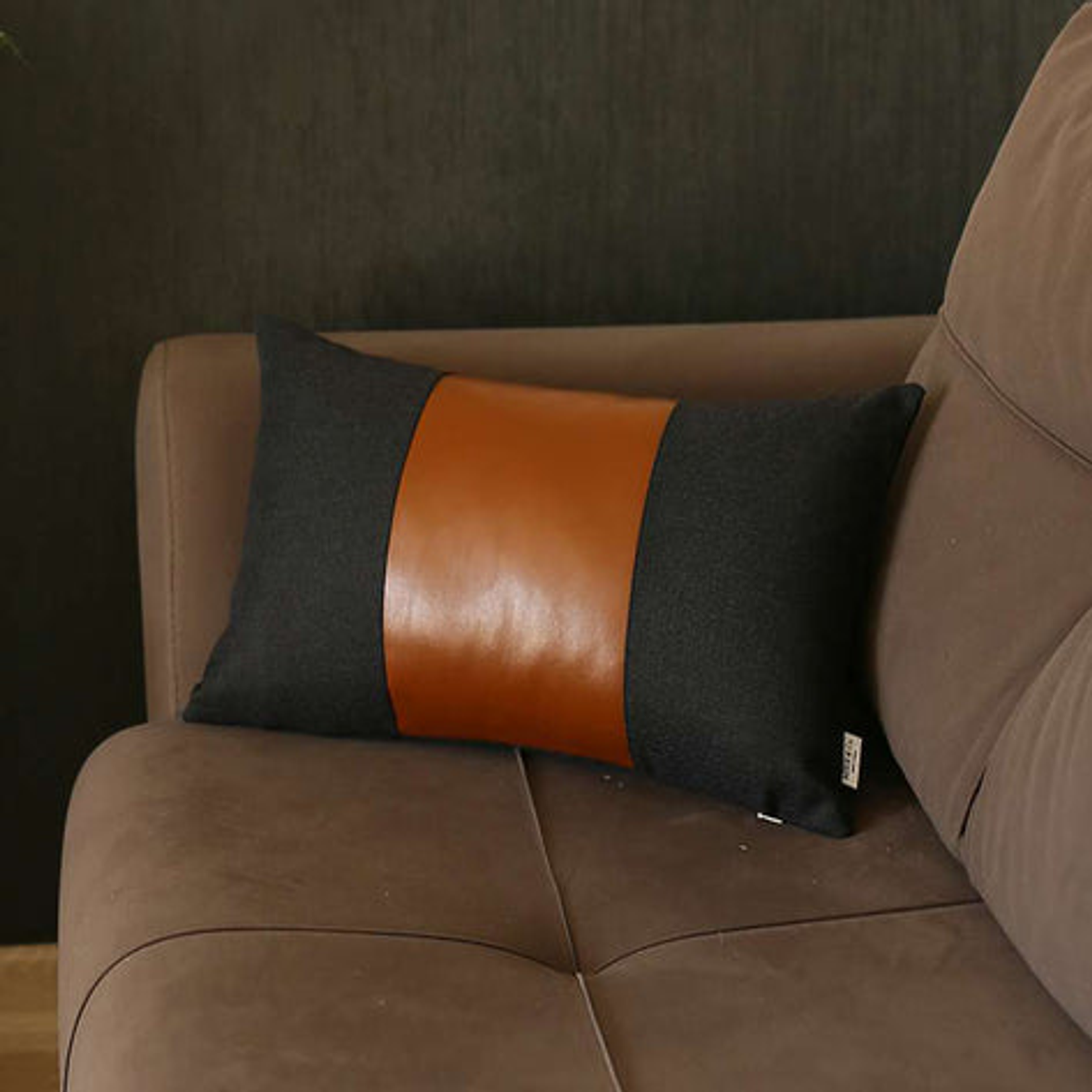 Throw Pillow Covers Boho-Chic Vegan Faux Leather 100% Polyester Hidden Zipper Handmade 20% Polyester 77% Pvc 3% Pu