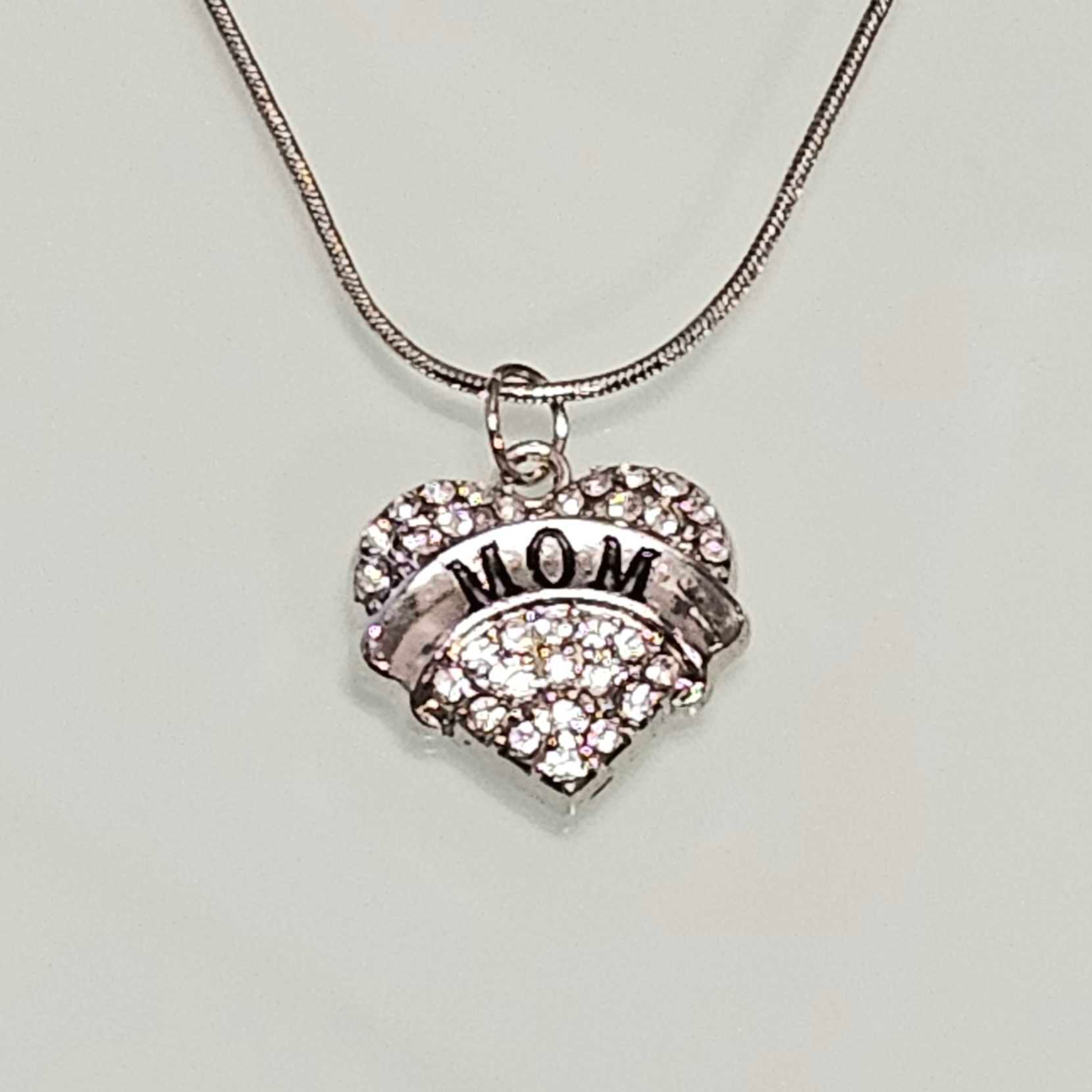 Love MOM Heart Shaped Pendant With Crystals And Chain