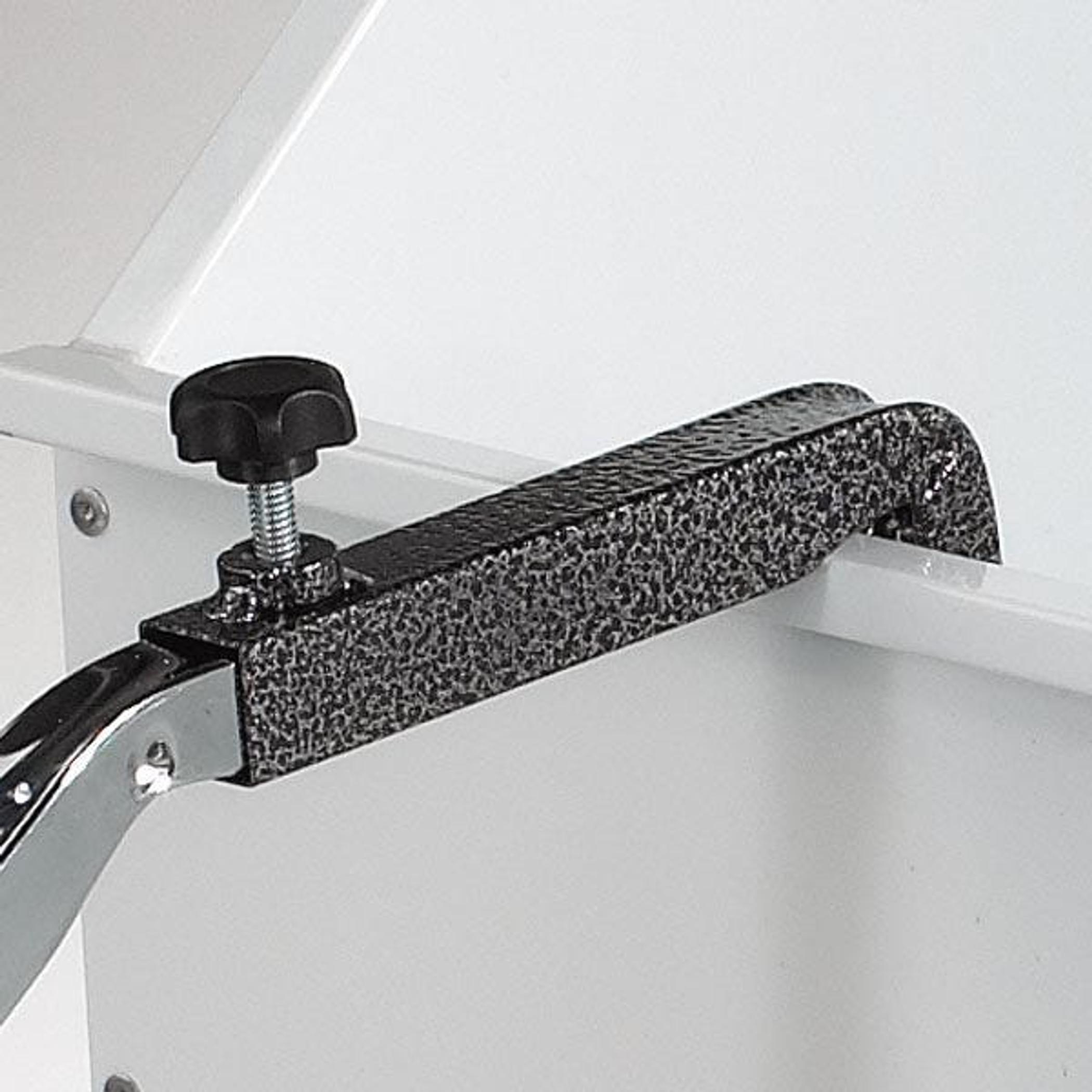 ME Extension Hooks To Tub Stairs Image 1
