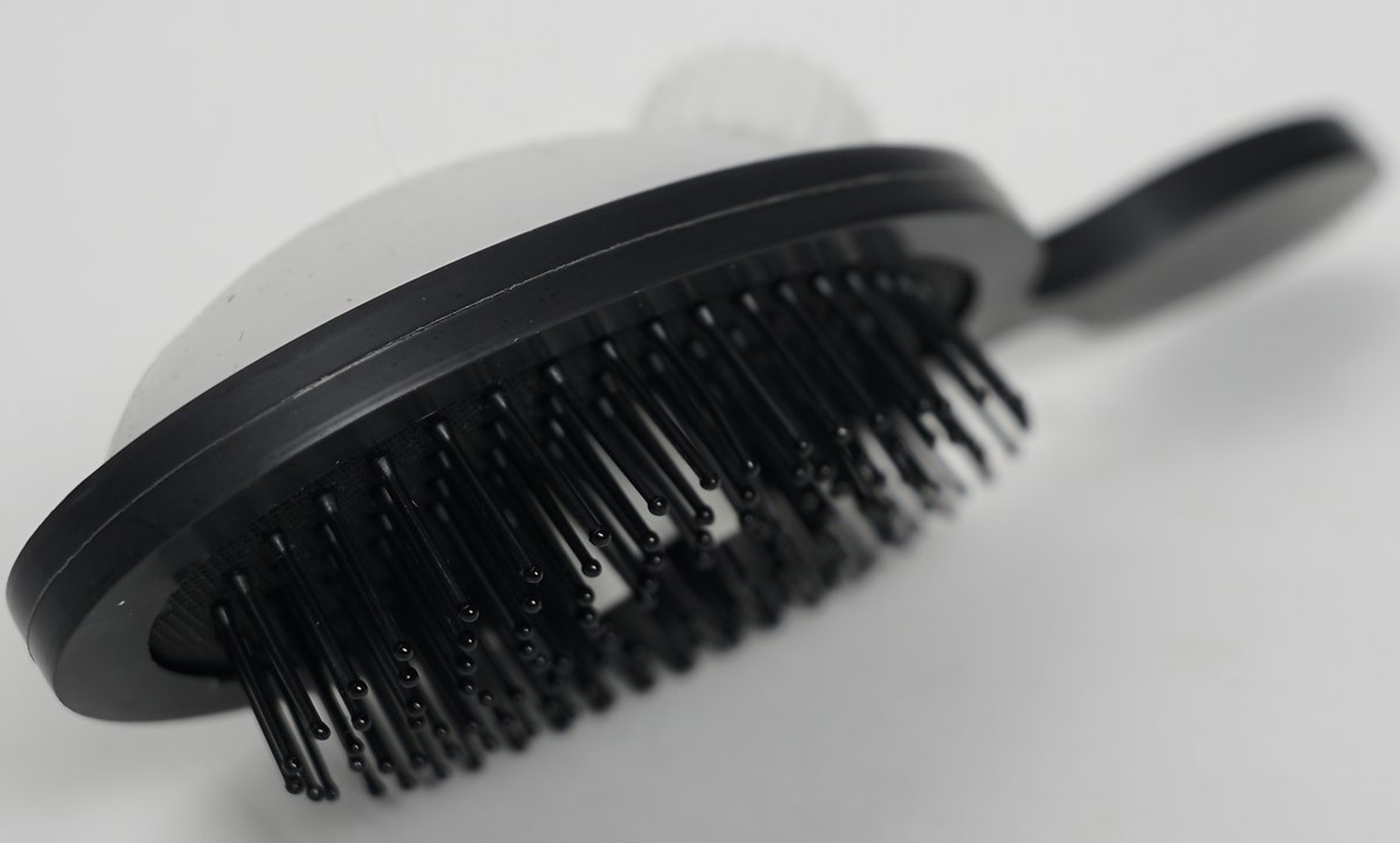 The Benjamin Brush Detangle Bristles Image 1