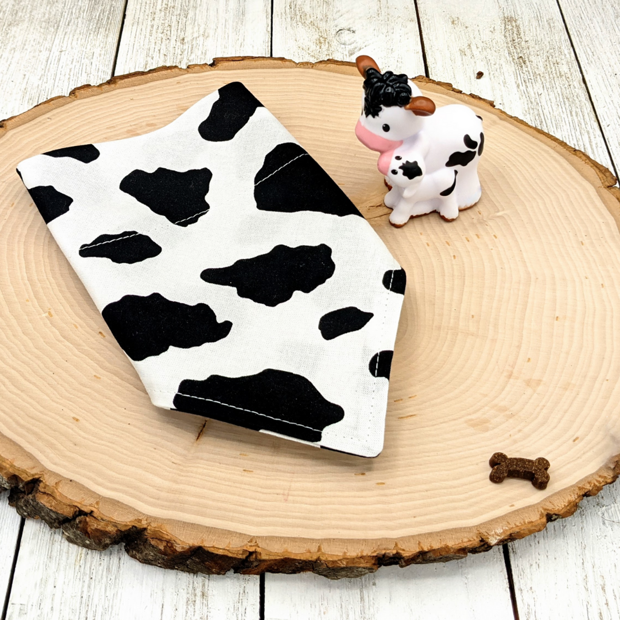 Over-The-Collar Dog Bandana Image 1