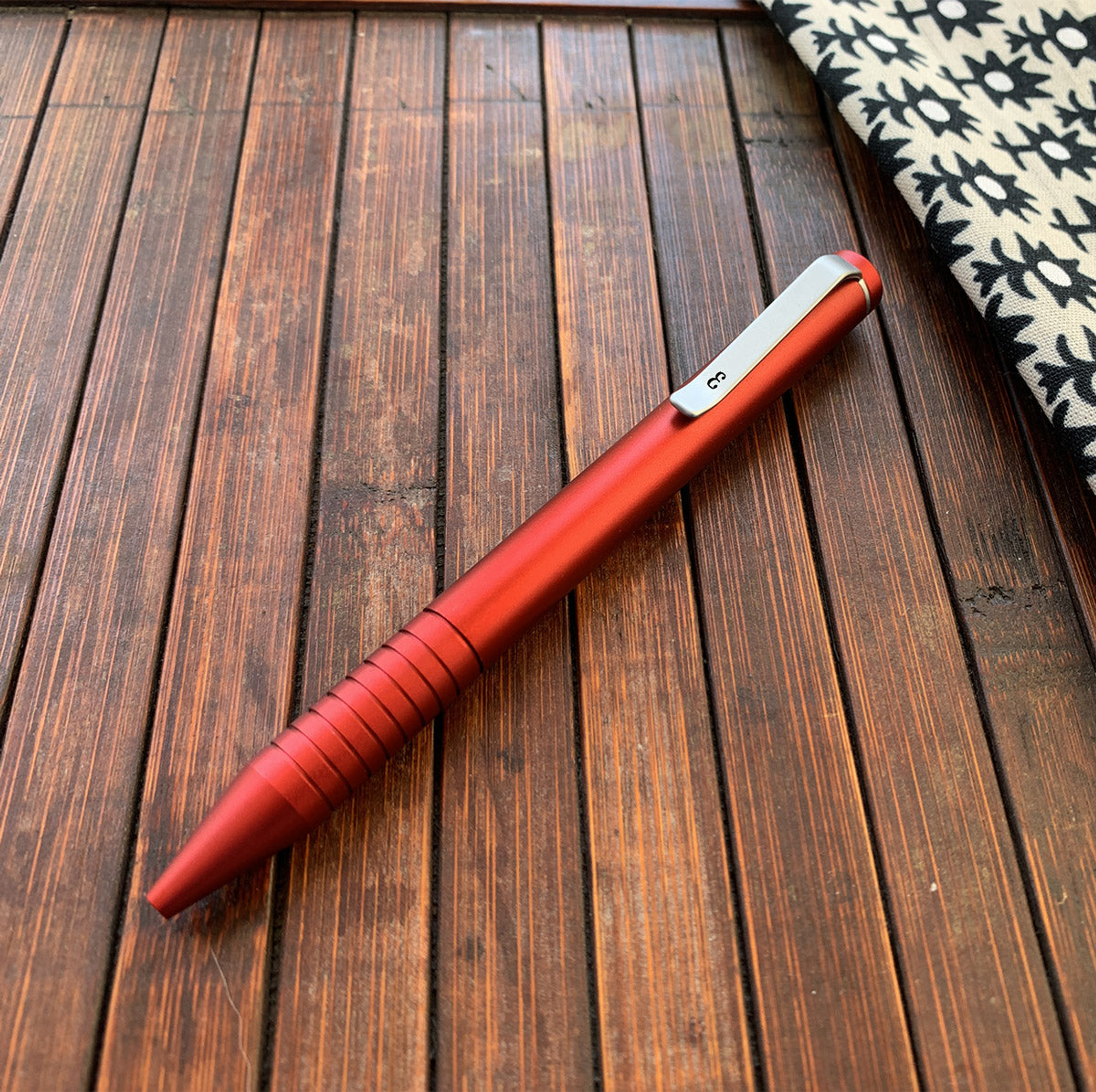 Bolígrafo Grafton Mini Twist Función de escritura Tamaño compacto diseño elegante peso balanceado 5 colores disponibles