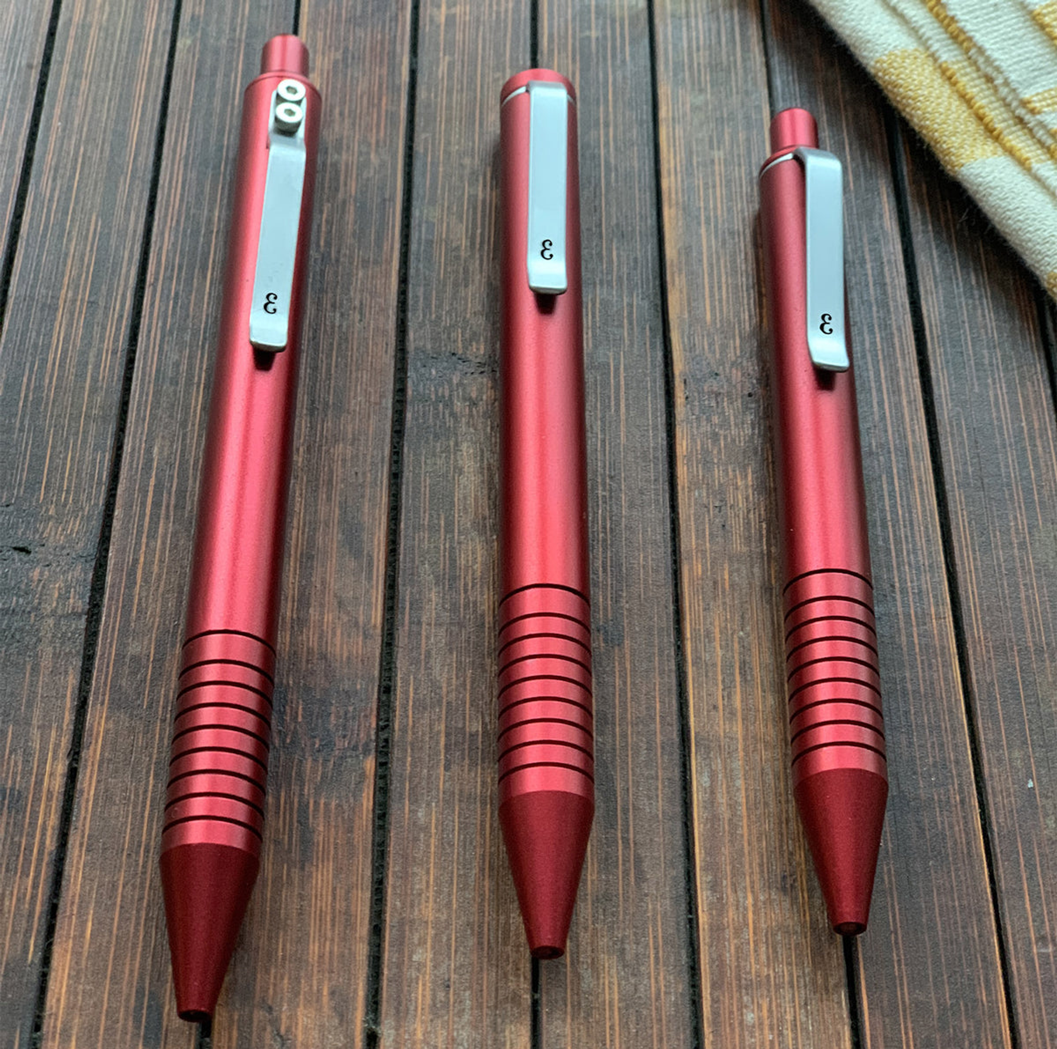 Bolígrafo Grafton Mini Twist Función de escritura Tamaño compacto diseño elegante peso balanceado 5 colores disponibles