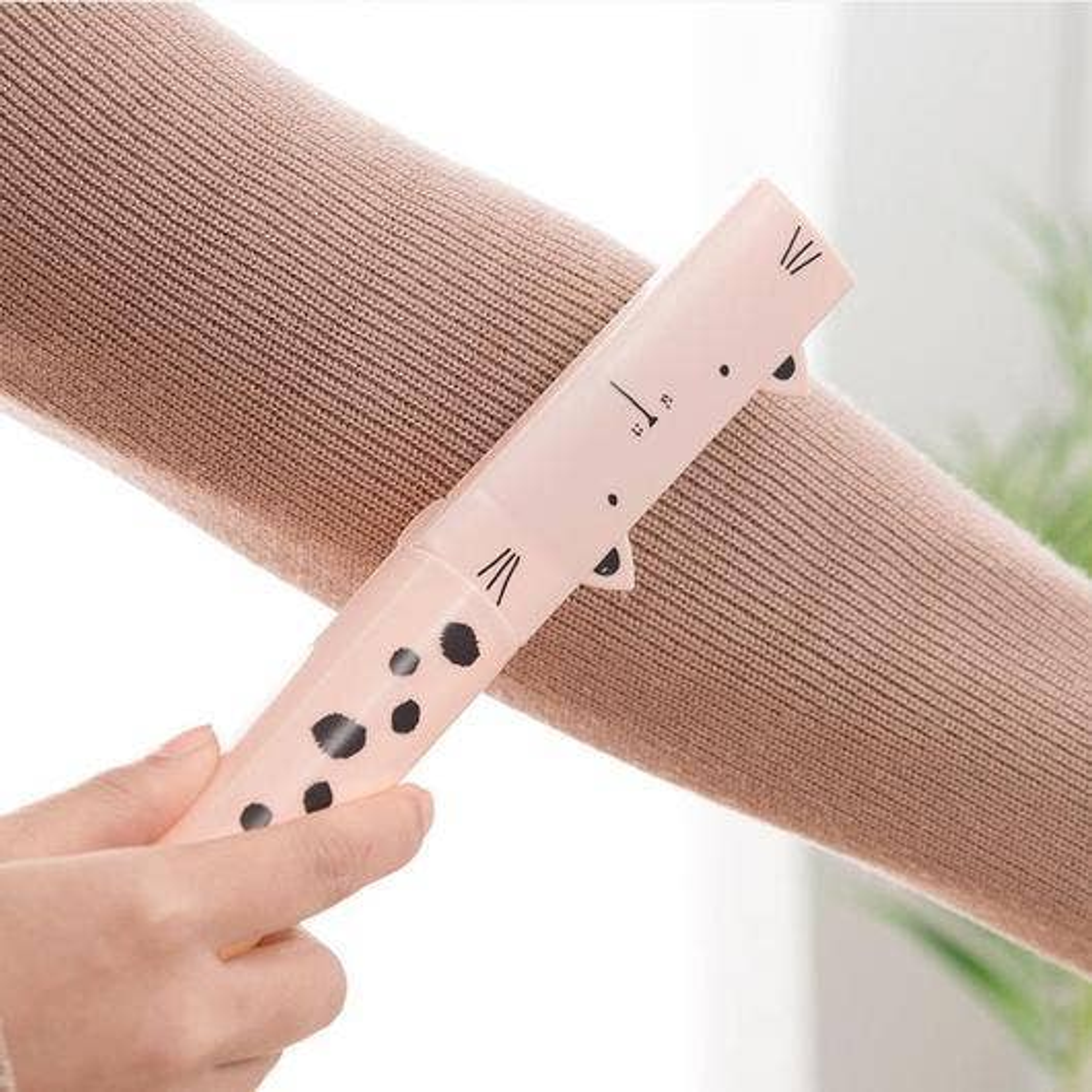 Sticky Roller Hair Removal Reusable Easy to Clean Safe on All Fabrics Perfect Gift for Pet Owners