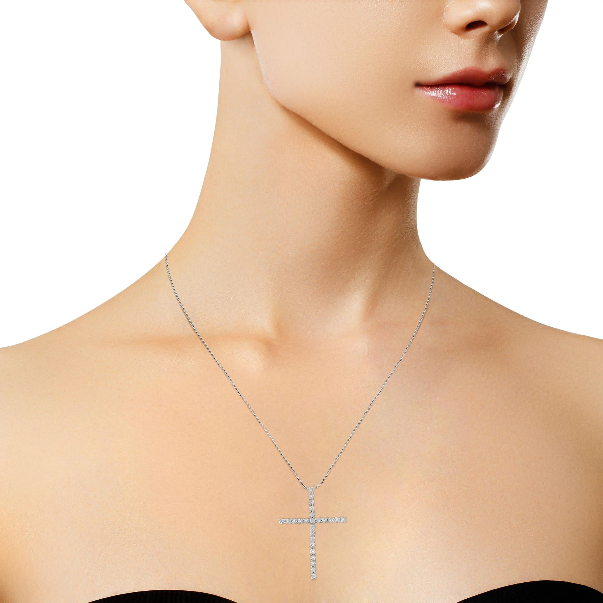 Jewelry Cross Pendant Necklace 18 Inch Box Chain 1 1/2 Inch Round Shape Diamond 3 0 Cttw J K Color I2 I3 Clarity Sterling Silver