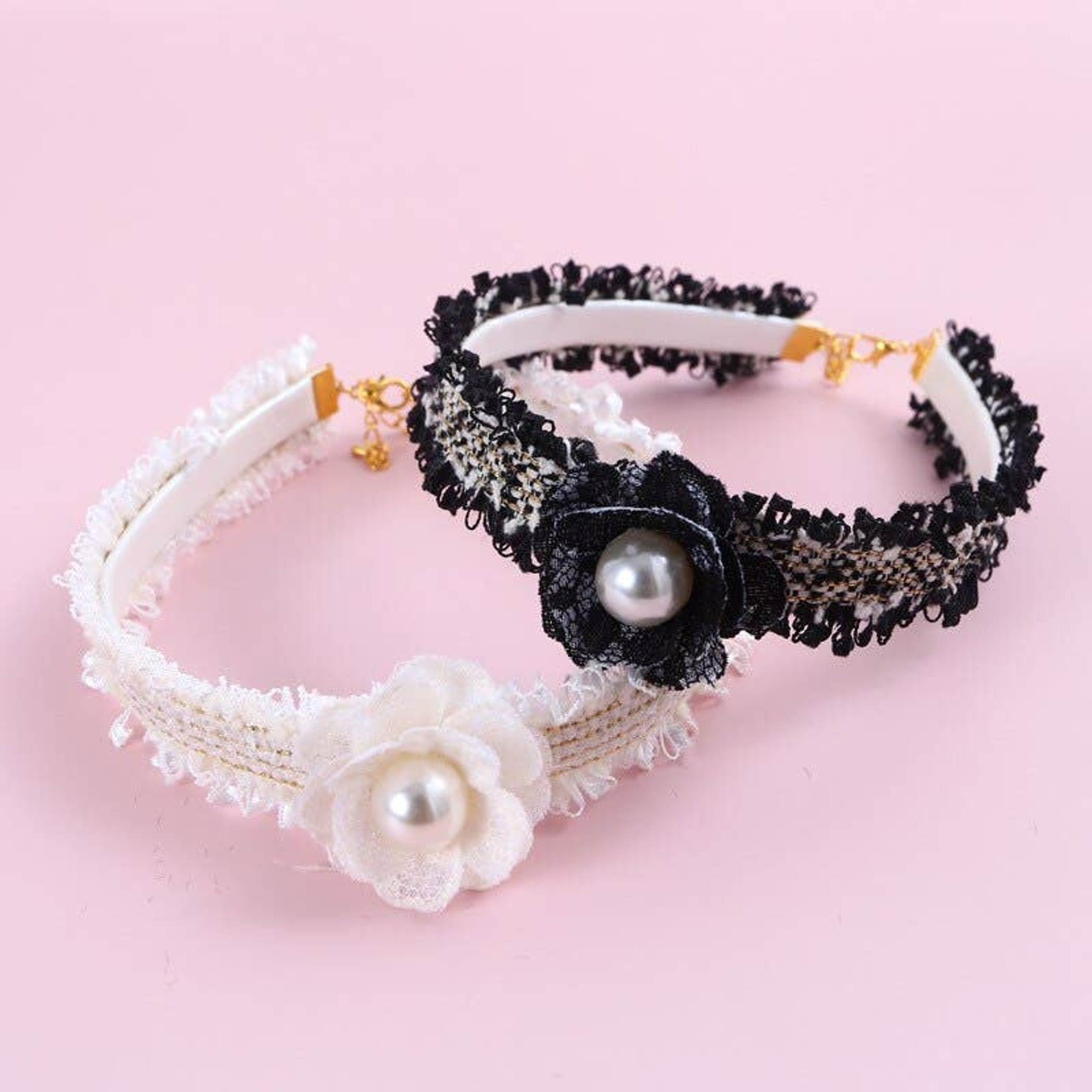 Handwoven Tweed Flower Collar Necklace Image 1
