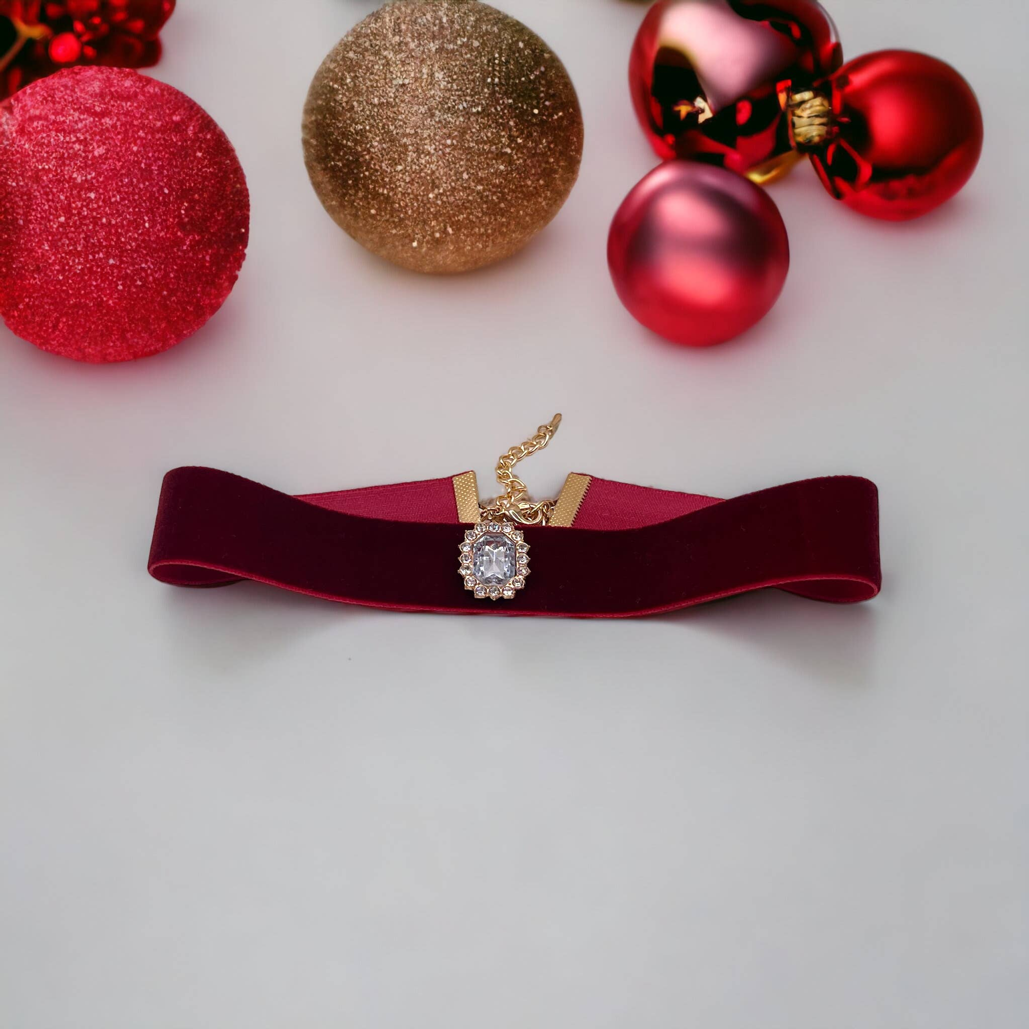 Luxurious Velvet Crystal Dog Collar Image 1