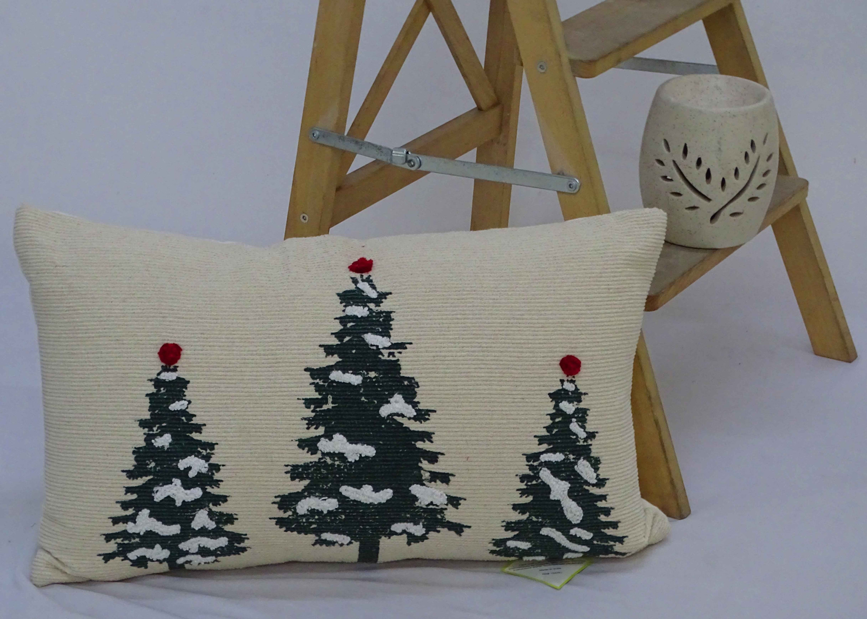 14" X 24" Red And Green Zippered Cotton Blend Christmas Tree Throw Pillow, photo 5