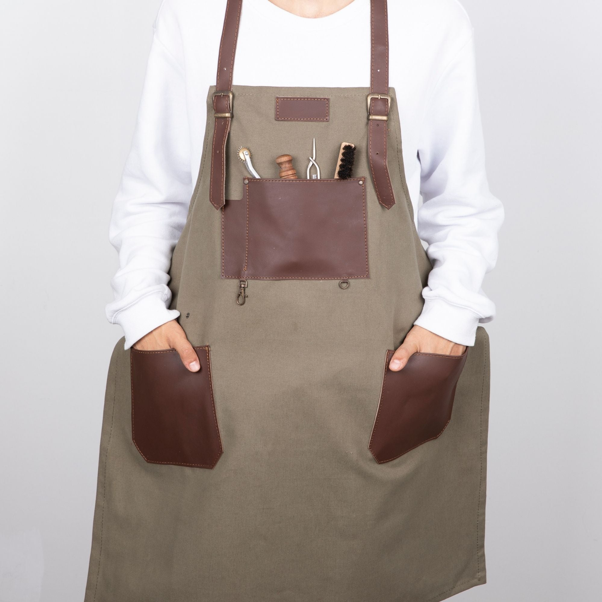 Leather Work Apron Versatile Protection Genuine Leather Adjustable Straps Numerous Pockets Elegant Classic Design