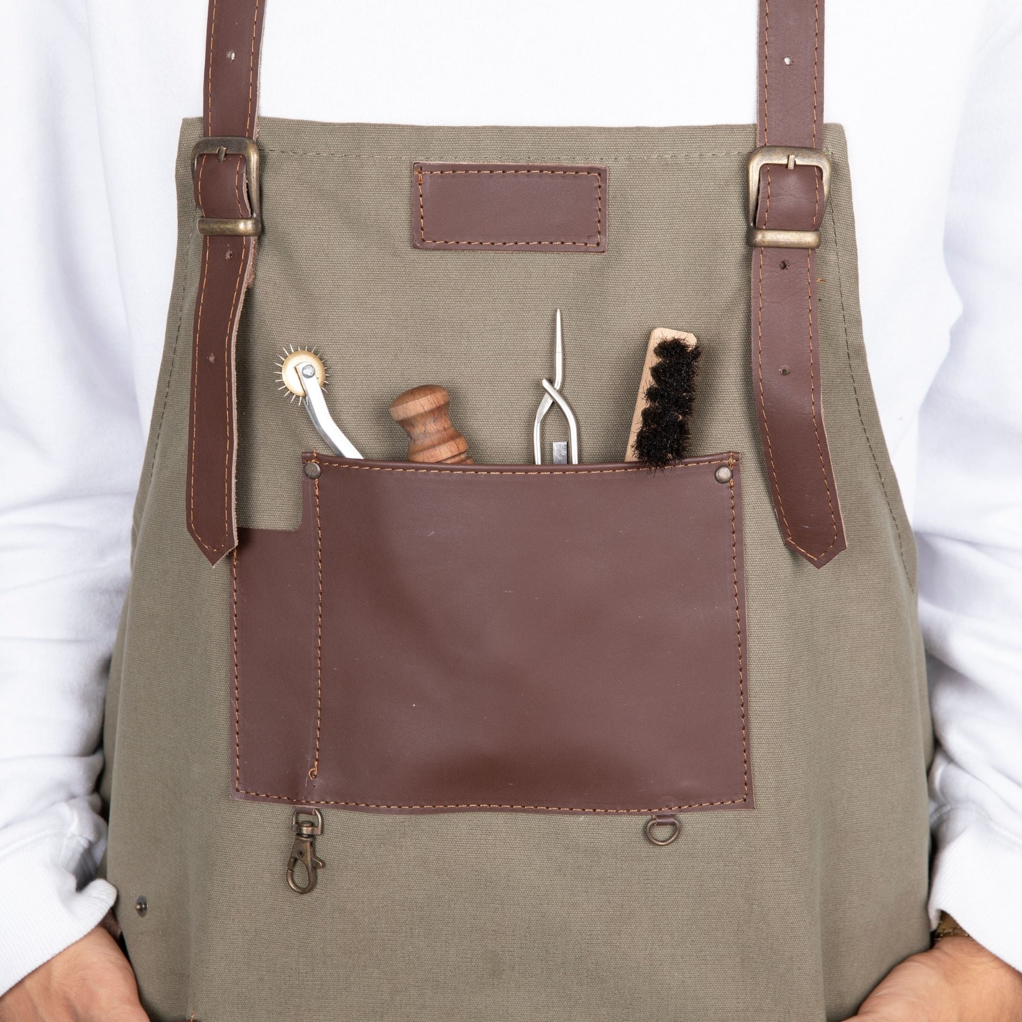 Leather Work Apron Versatile Protection Genuine Leather Adjustable Straps Numerous Pockets Elegant Classic Design