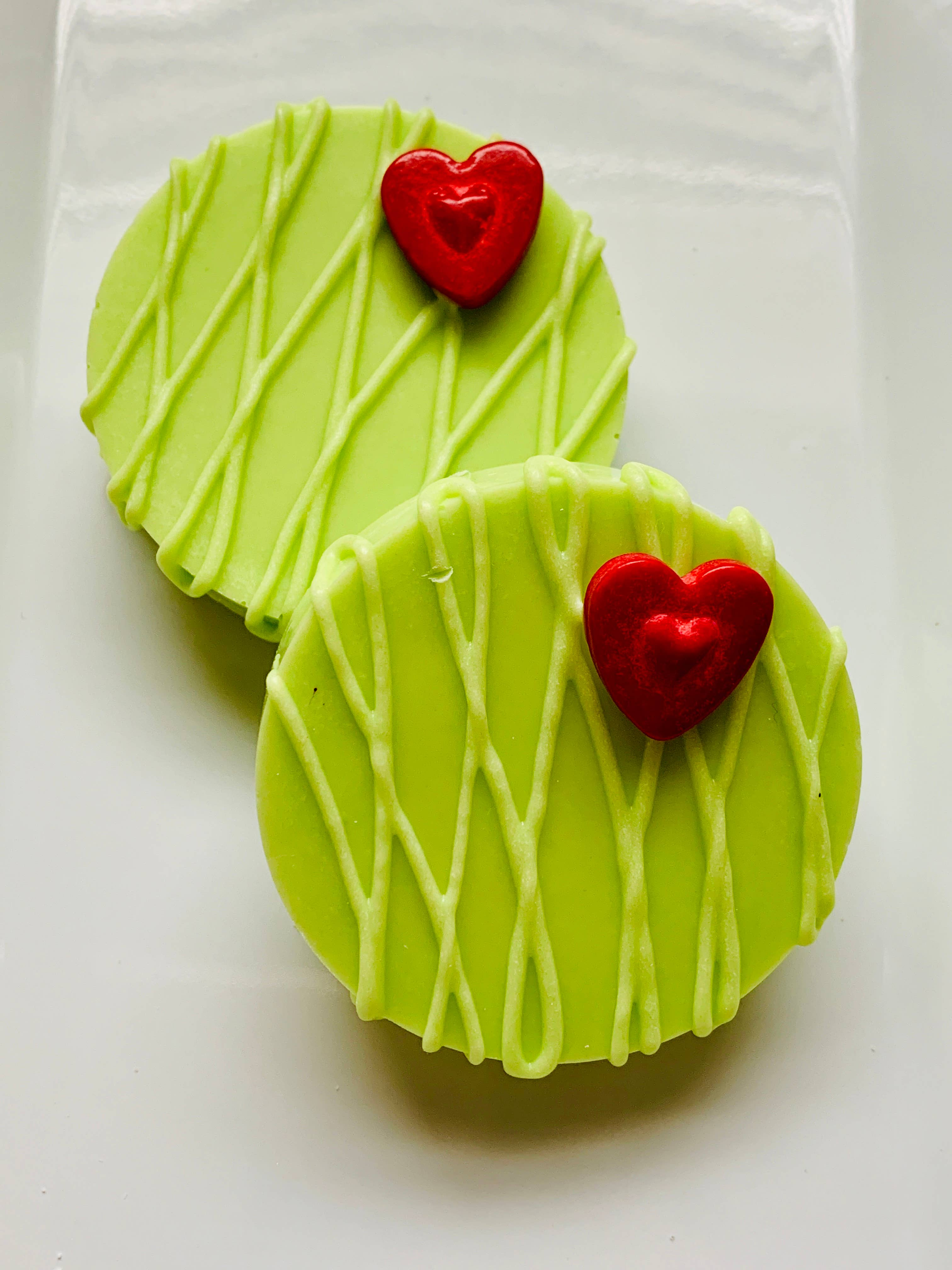 The Grinch Decadent Oreo Image 1