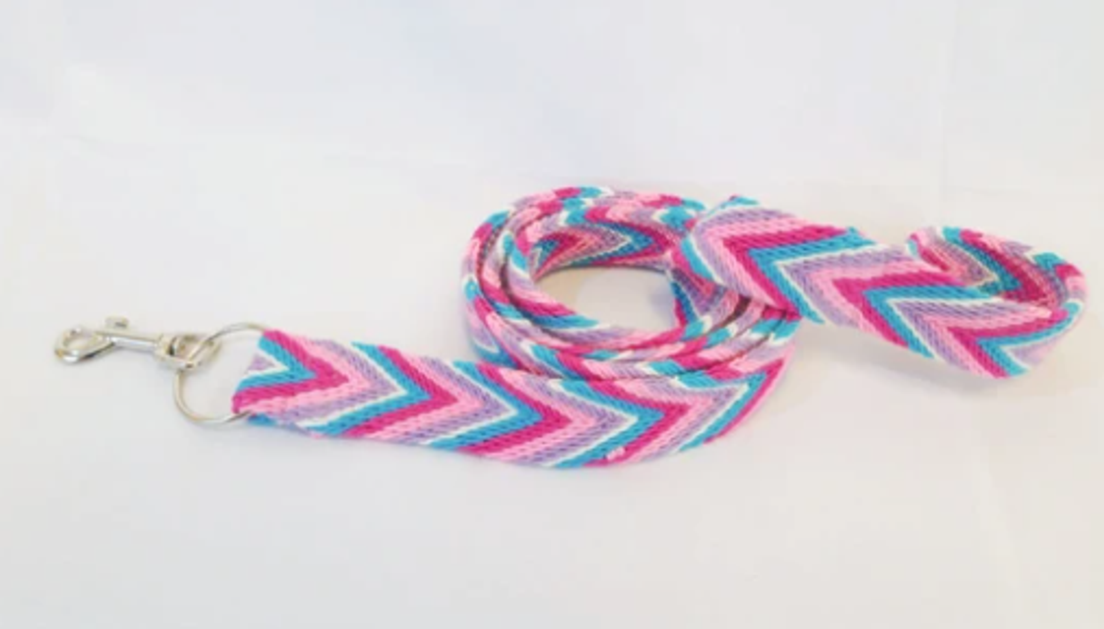 Pink Handmade Wayuu Pet Leash Image 1